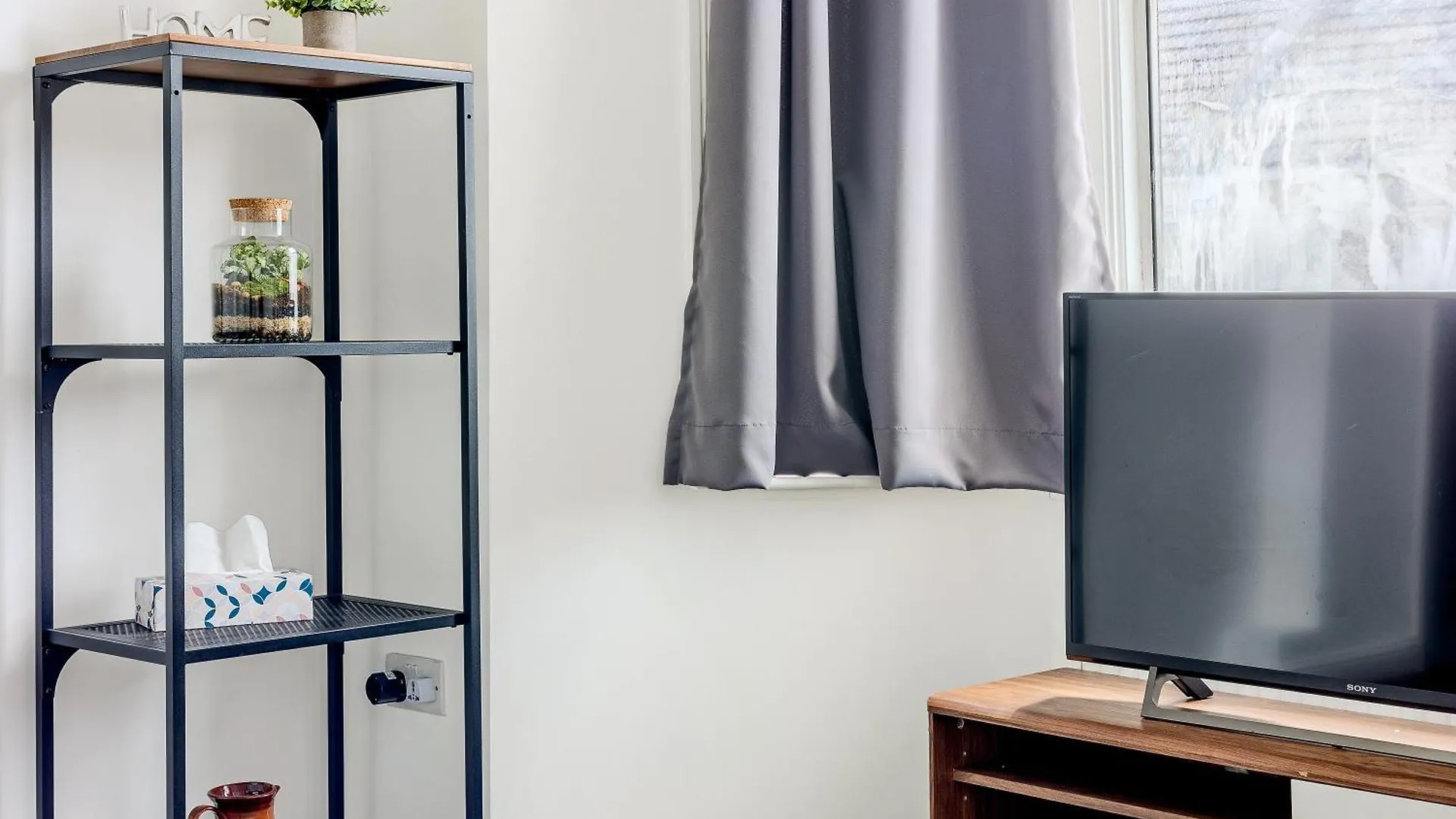 Bright 2Br Flat, Forest Gate, East London 0*,