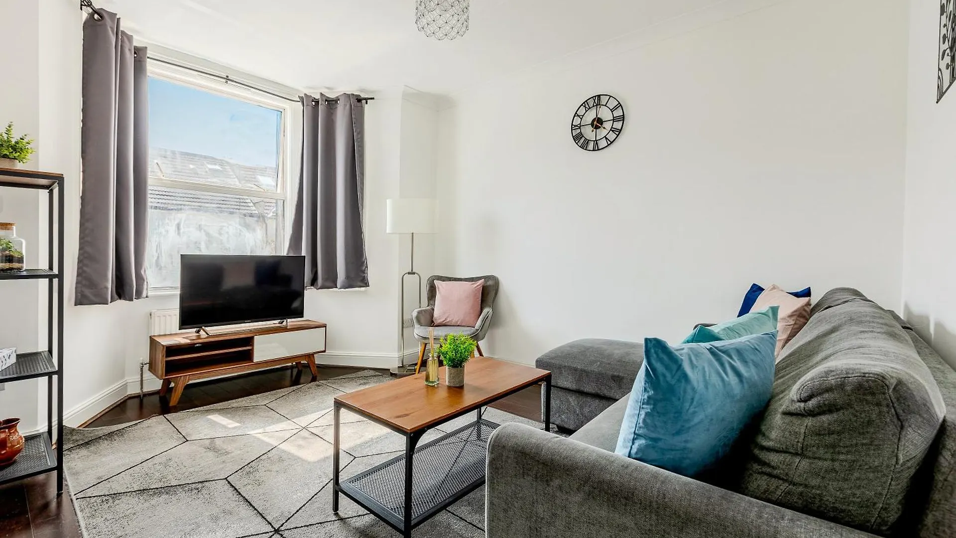 Bright 2Br Flat, Forest Gate, East London