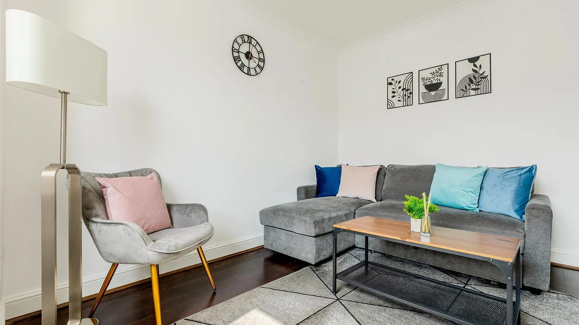 Bright 2Br Flat, Forest Gate, East London United Kingdom