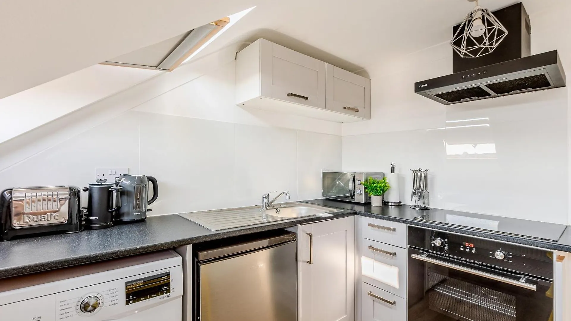 Apartment Bright 2Br Flat, Forest Gate, East London
